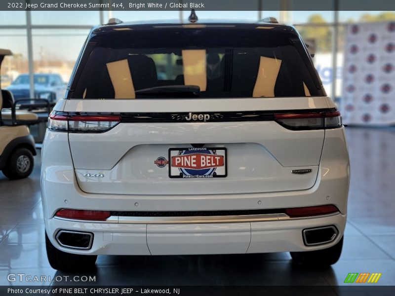Bright White / Global Black 2022 Jeep Grand Cherokee Summit 4x4