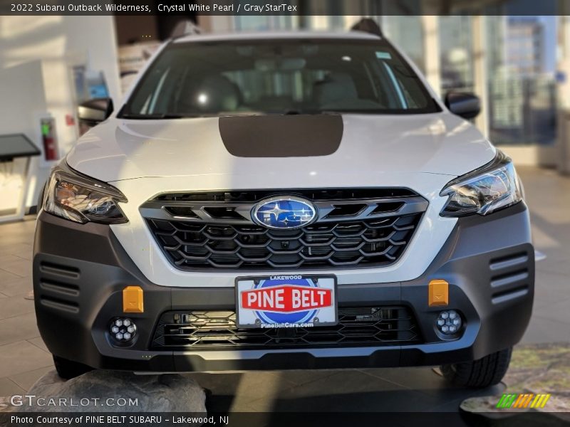 Crystal White Pearl / Gray StarTex 2022 Subaru Outback Wilderness