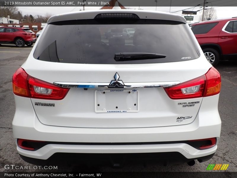 Pearl White / Black 2019 Mitsubishi Outlander Sport ES AWC