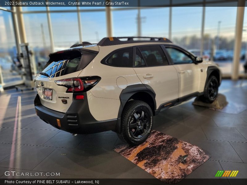 Crystal White Pearl / Gray StarTex 2022 Subaru Outback Wilderness