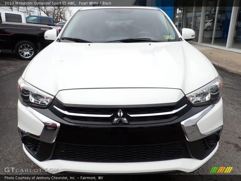 Pearl White / Black 2019 Mitsubishi Outlander Sport ES AWC