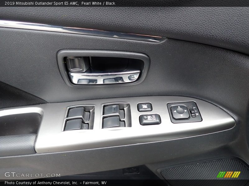 Pearl White / Black 2019 Mitsubishi Outlander Sport ES AWC