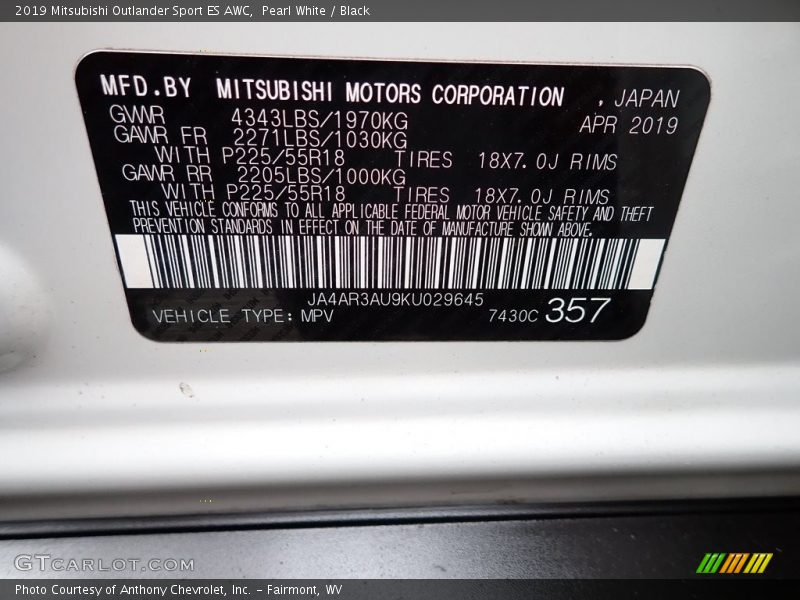 Pearl White / Black 2019 Mitsubishi Outlander Sport ES AWC