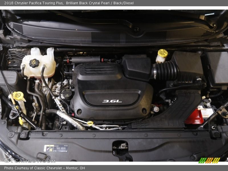 Brilliant Black Crystal Pearl / Black/Diesel 2018 Chrysler Pacifica Touring Plus