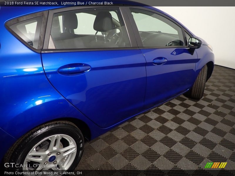 Lightning Blue / Charcoal Black 2018 Ford Fiesta SE Hatchback
