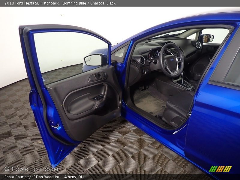 Lightning Blue / Charcoal Black 2018 Ford Fiesta SE Hatchback