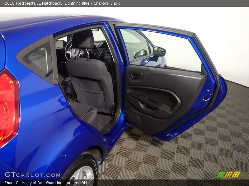 Lightning Blue / Charcoal Black 2018 Ford Fiesta SE Hatchback