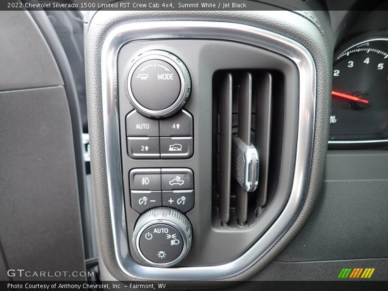 Summit White / Jet Black 2022 Chevrolet Silverado 1500 Limited RST Crew Cab 4x4