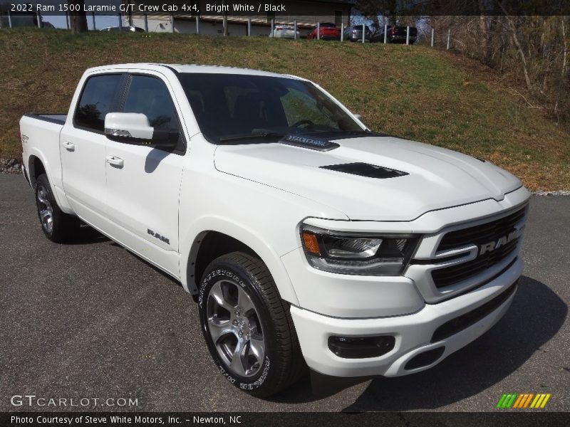 Front 3/4 View of 2022 1500 Laramie G/T Crew Cab 4x4