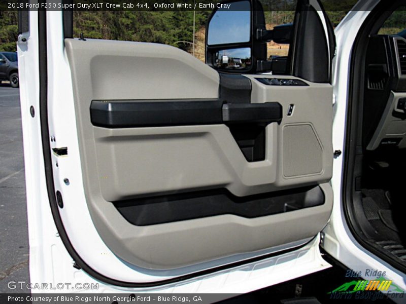 Oxford White / Earth Gray 2018 Ford F250 Super Duty XLT Crew Cab 4x4