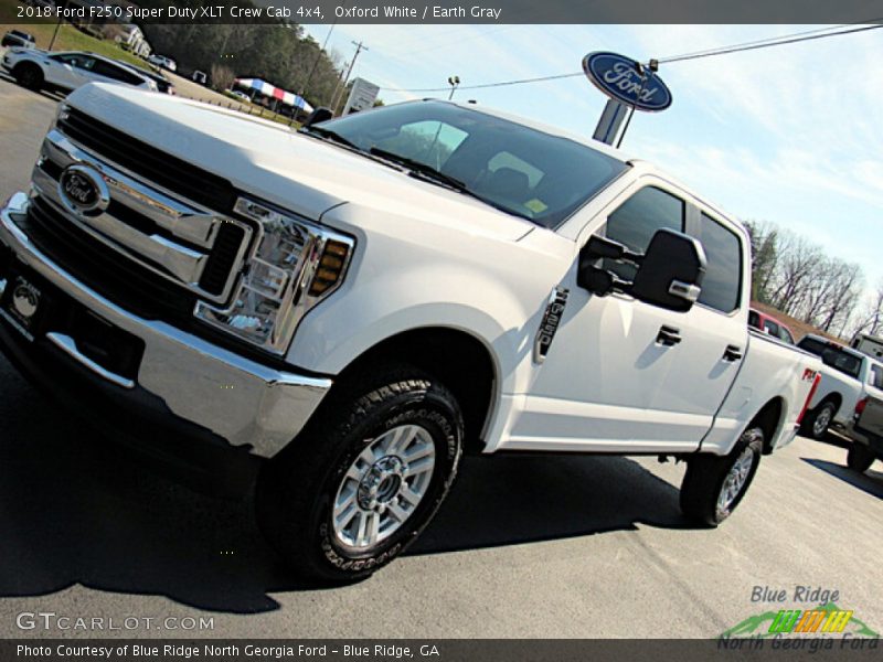 Oxford White / Earth Gray 2018 Ford F250 Super Duty XLT Crew Cab 4x4
