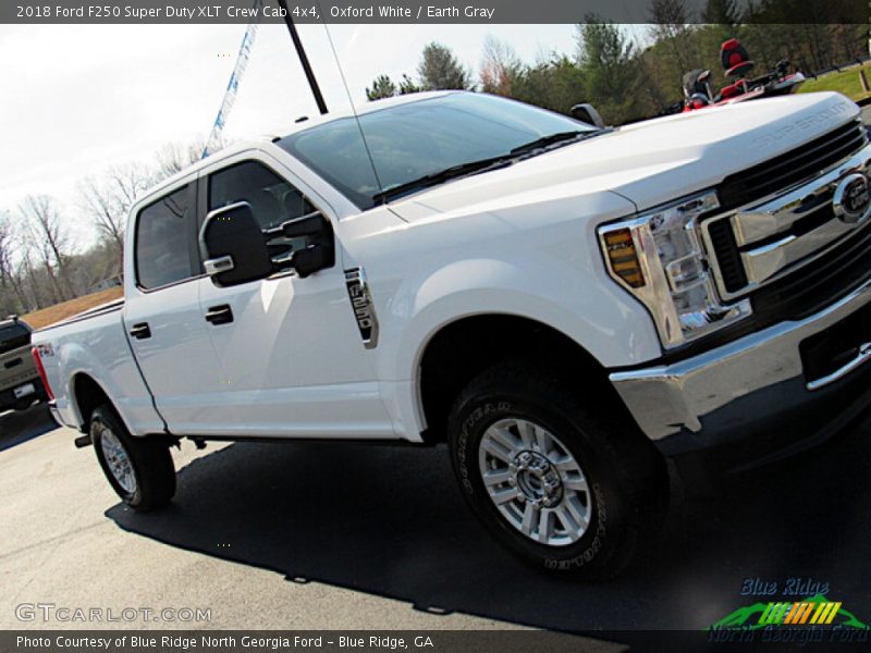 Oxford White / Earth Gray 2018 Ford F250 Super Duty XLT Crew Cab 4x4