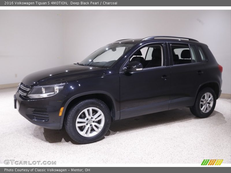 Front 3/4 View of 2016 Tiguan S 4MOTION