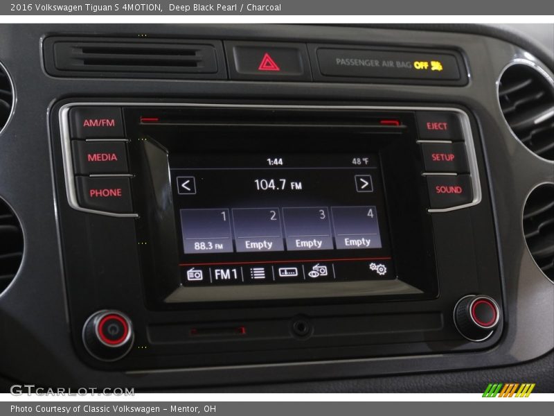 Audio System of 2016 Tiguan S 4MOTION