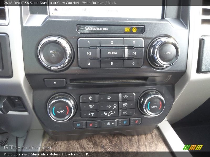 White Platinum / Black 2018 Ford F350 Super Duty Lariat Crew Cab 4x4