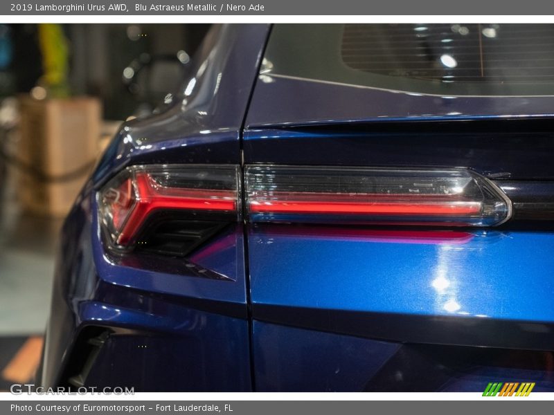 Blu Astraeus Metallic / Nero Ade 2019 Lamborghini Urus AWD