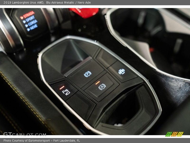 Blu Astraeus Metallic / Nero Ade 2019 Lamborghini Urus AWD