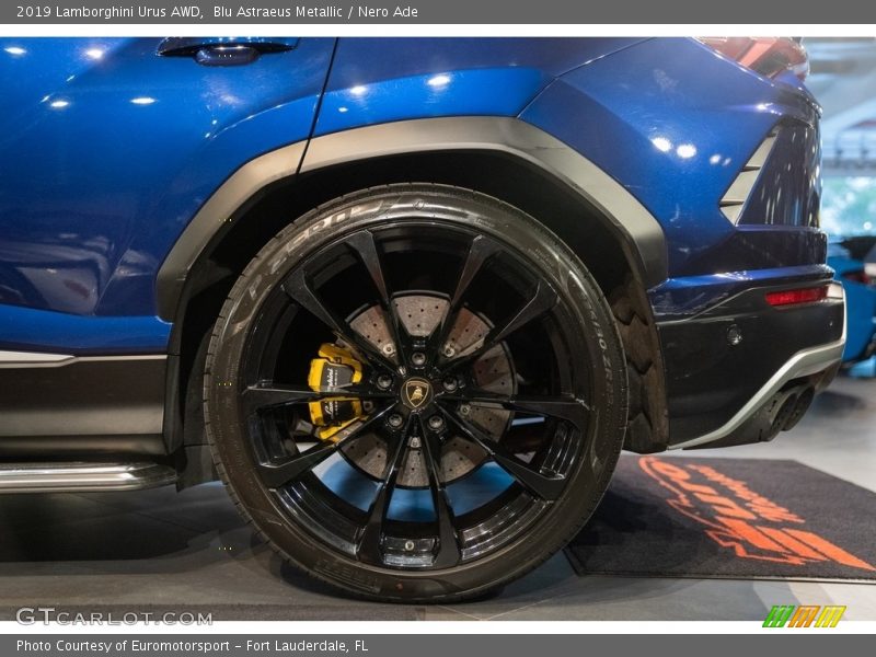  2019 Urus AWD Wheel