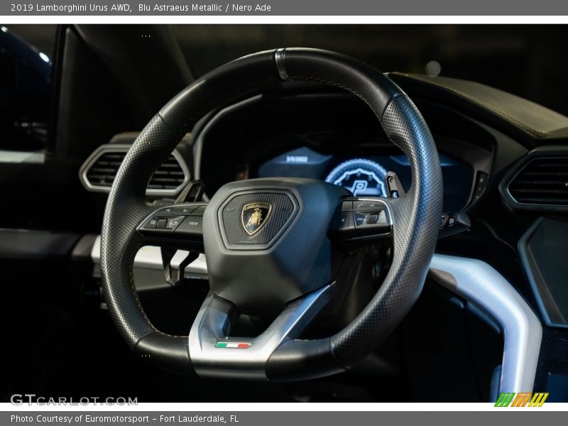  2019 Urus AWD Steering Wheel