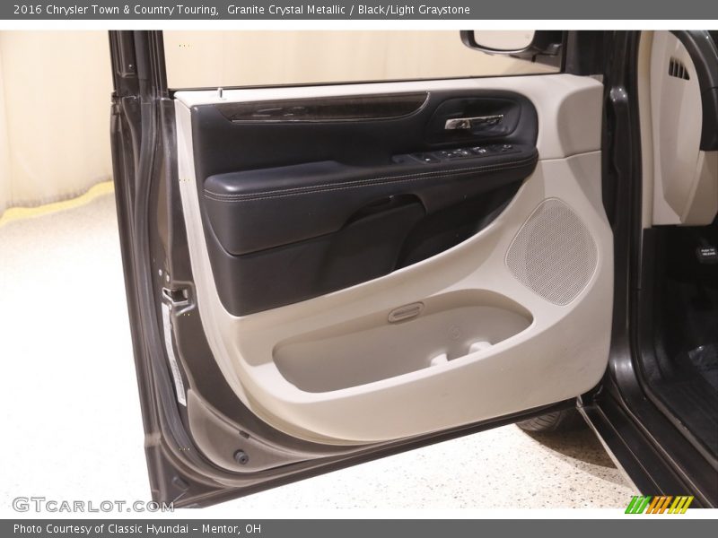 Granite Crystal Metallic / Black/Light Graystone 2016 Chrysler Town & Country Touring