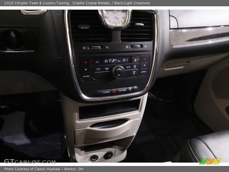 Granite Crystal Metallic / Black/Light Graystone 2016 Chrysler Town & Country Touring