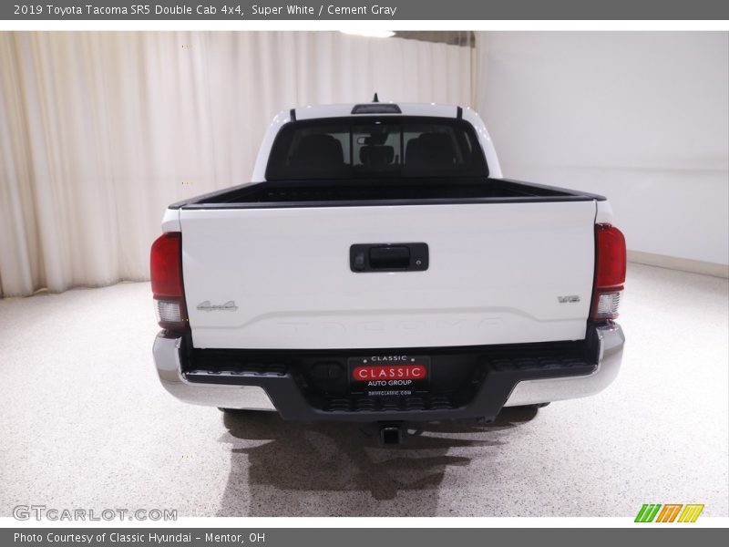 Super White / Cement Gray 2019 Toyota Tacoma SR5 Double Cab 4x4