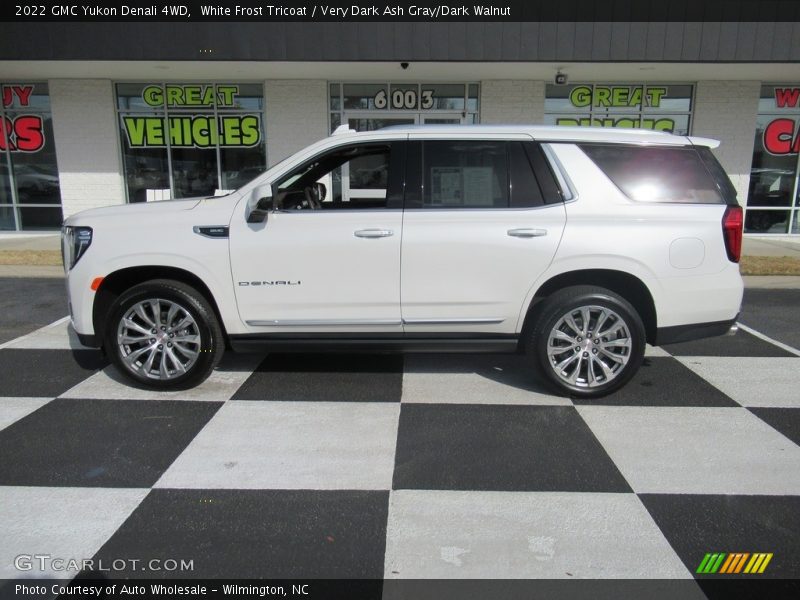 White Frost Tricoat / Very Dark Ash Gray/Dark Walnut 2022 GMC Yukon Denali 4WD