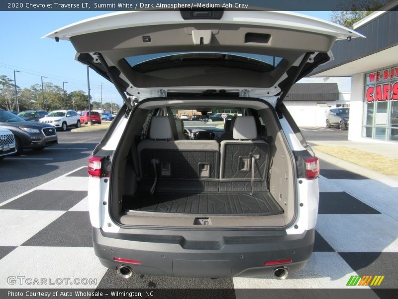 Summit White / Dark Atmosphere/­Medium Ash Gray 2020 Chevrolet Traverse LT