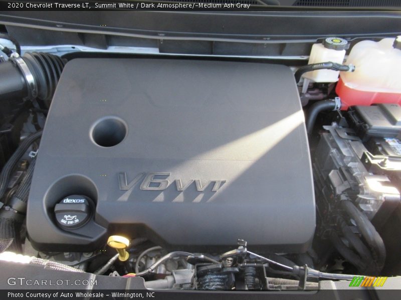 Summit White / Dark Atmosphere/­Medium Ash Gray 2020 Chevrolet Traverse LT
