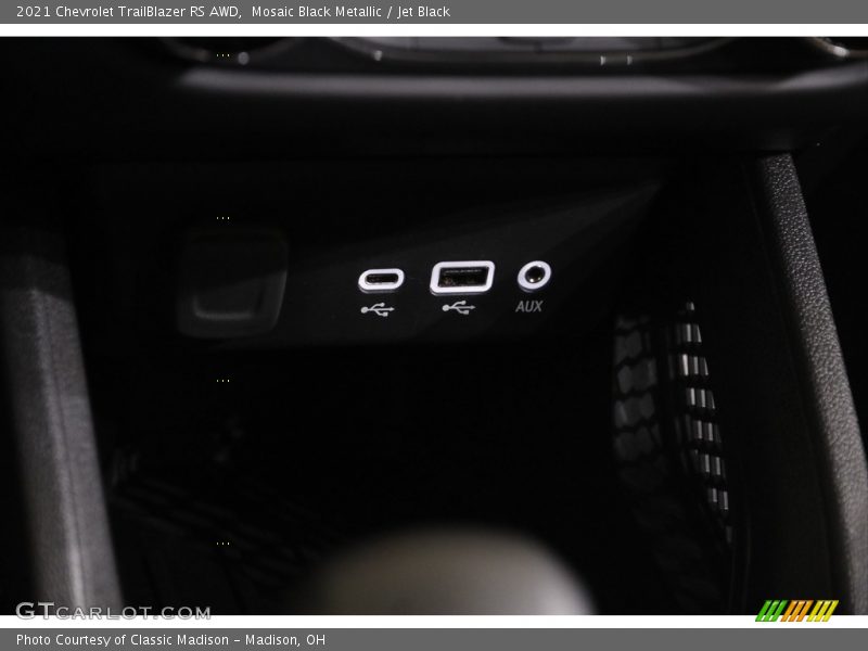 Mosaic Black Metallic / Jet Black 2021 Chevrolet TrailBlazer RS AWD