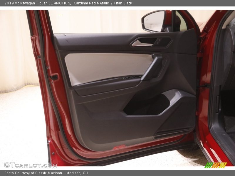 Cardinal Red Metallic / Titan Black 2019 Volkswagen Tiguan SE 4MOTION