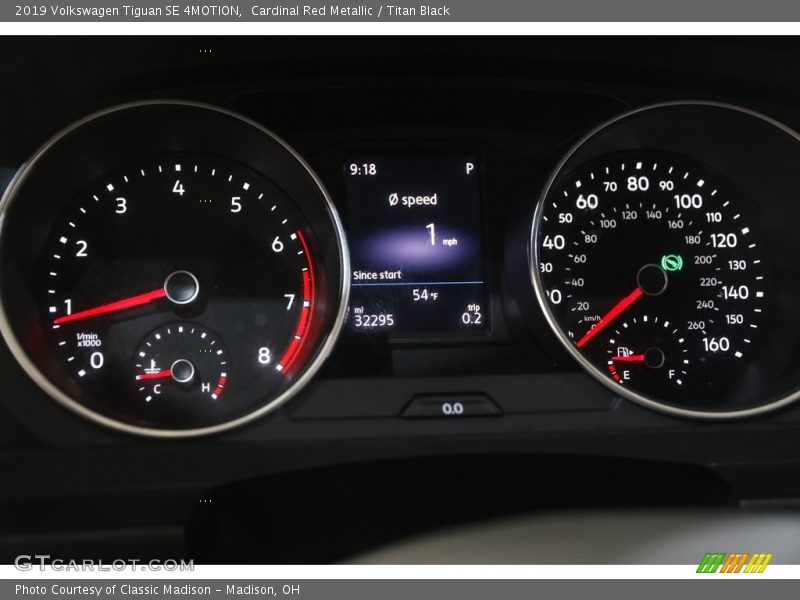 Cardinal Red Metallic / Titan Black 2019 Volkswagen Tiguan SE 4MOTION