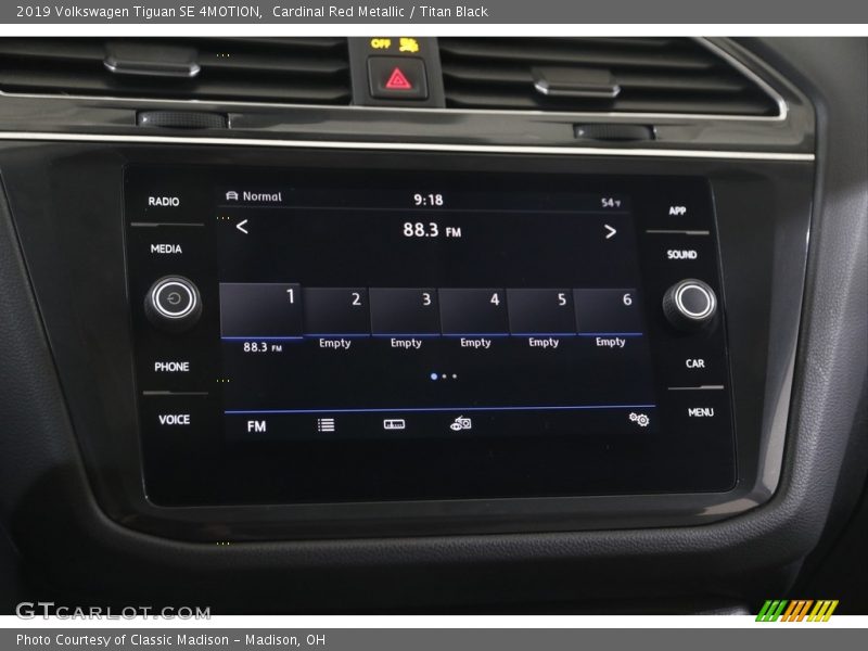Cardinal Red Metallic / Titan Black 2019 Volkswagen Tiguan SE 4MOTION