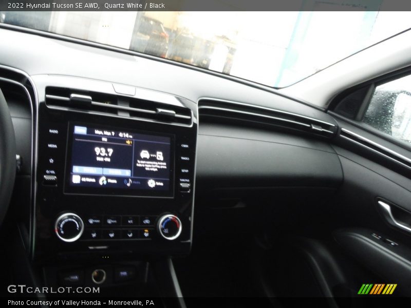 Quartz White / Black 2022 Hyundai Tucson SE AWD