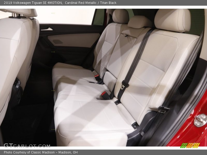 Cardinal Red Metallic / Titan Black 2019 Volkswagen Tiguan SE 4MOTION