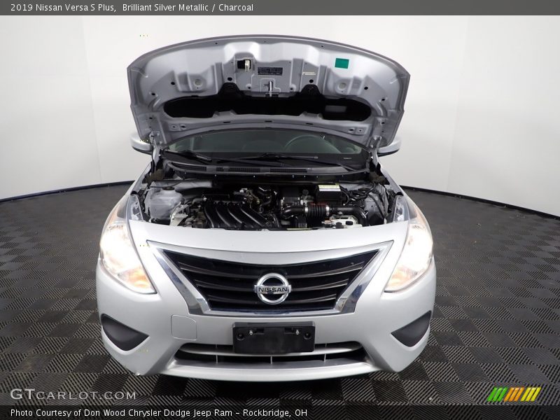 Brilliant Silver Metallic / Charcoal 2019 Nissan Versa S Plus