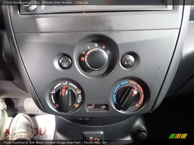 Brilliant Silver Metallic / Charcoal 2019 Nissan Versa S Plus