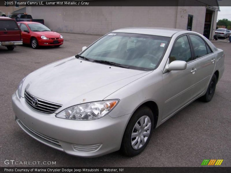 Lunar Mist Metallic / Gray 2005 Toyota Camry LE