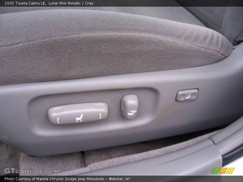Lunar Mist Metallic / Gray 2005 Toyota Camry LE