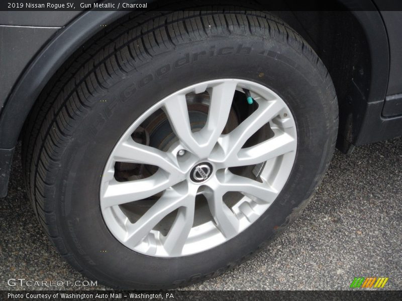 Gun Metallic / Charcoal 2019 Nissan Rogue SV