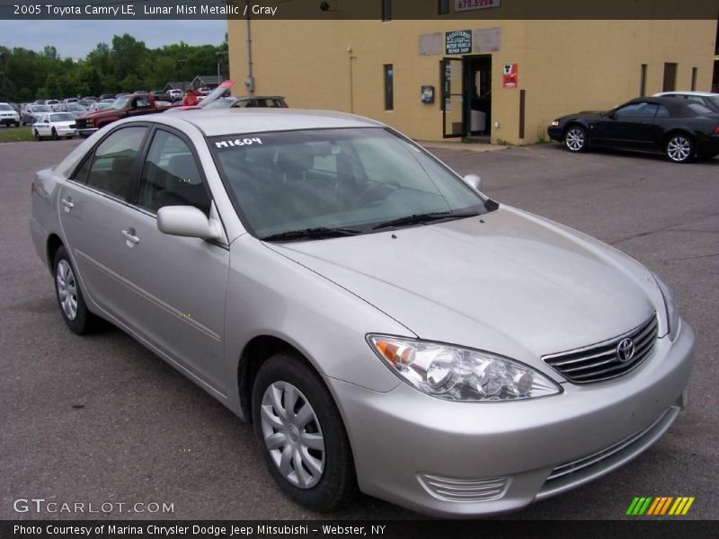 Lunar Mist Metallic / Gray 2005 Toyota Camry LE
