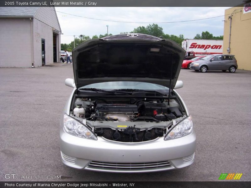 Lunar Mist Metallic / Gray 2005 Toyota Camry LE