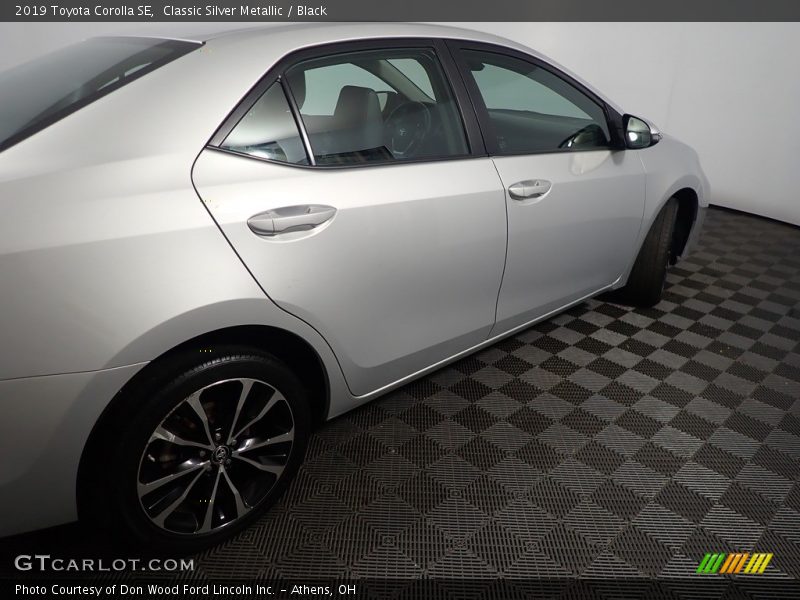 Classic Silver Metallic / Black 2019 Toyota Corolla SE