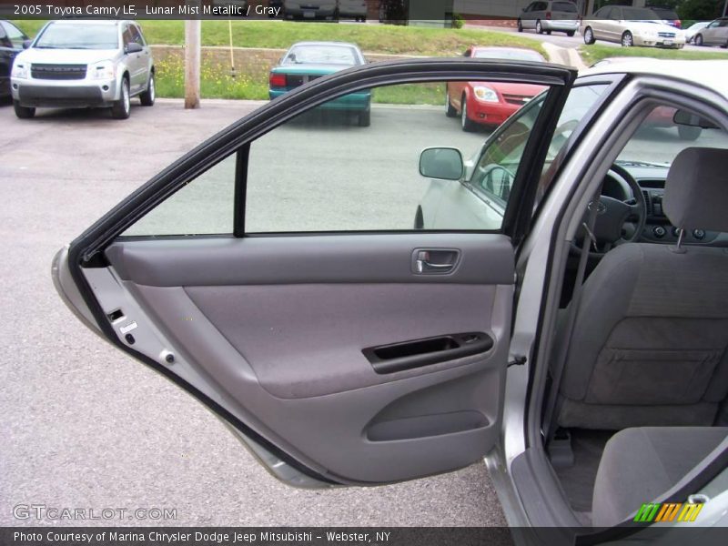 Lunar Mist Metallic / Gray 2005 Toyota Camry LE