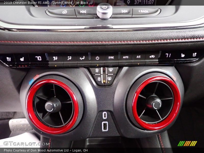 Summit White / Jet Black 2019 Chevrolet Blazer RS AWD