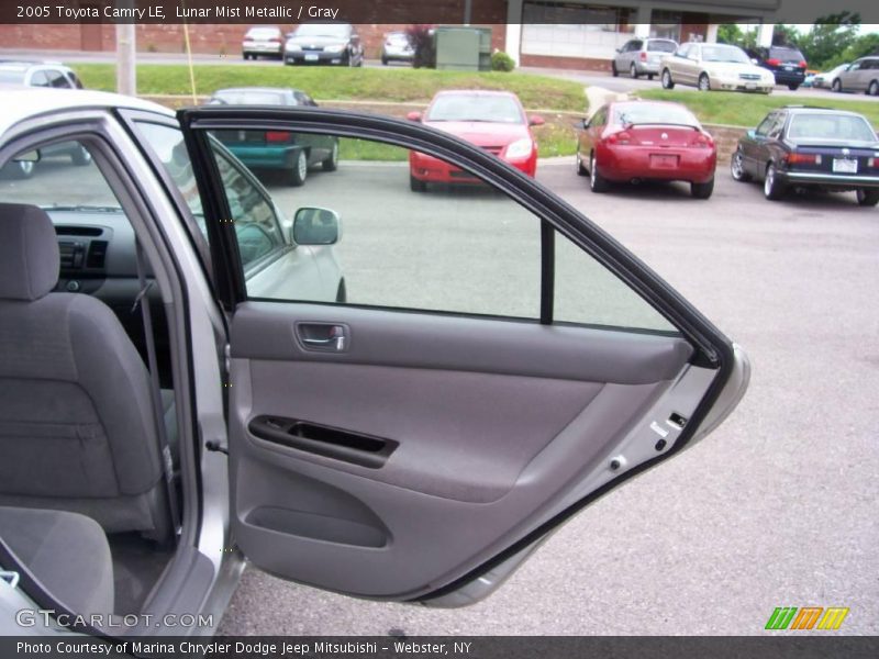 Lunar Mist Metallic / Gray 2005 Toyota Camry LE
