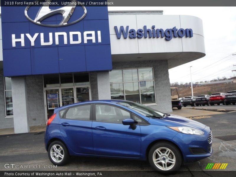 Lightning Blue / Charcoal Black 2018 Ford Fiesta SE Hatchback