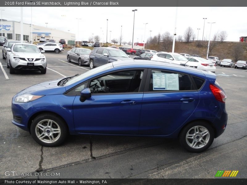 Lightning Blue / Charcoal Black 2018 Ford Fiesta SE Hatchback