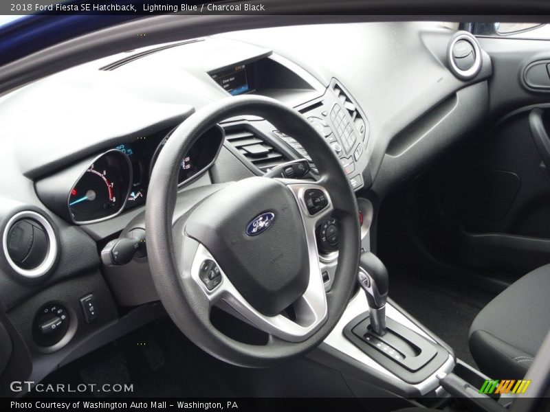 Lightning Blue / Charcoal Black 2018 Ford Fiesta SE Hatchback