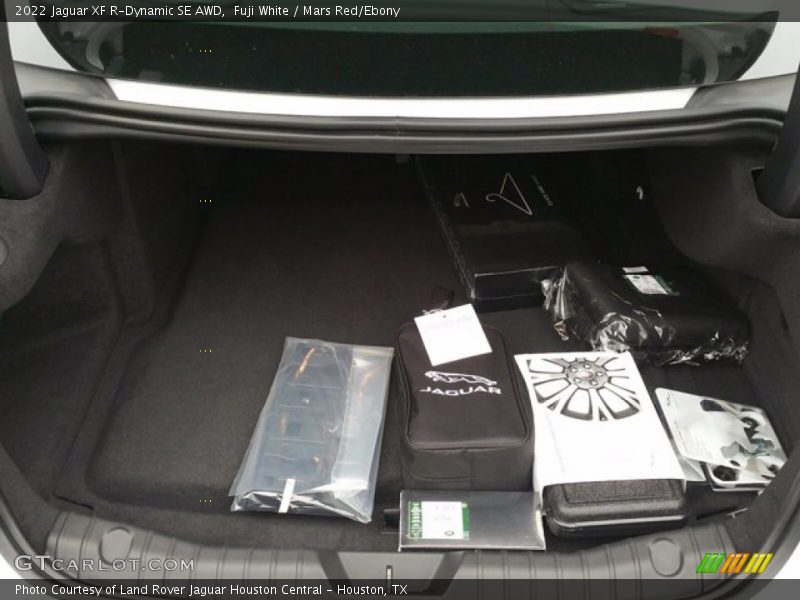  2022 XF R-Dynamic SE AWD Trunk